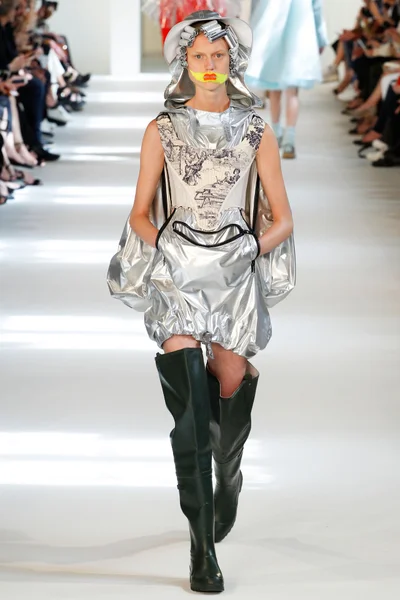 Look 9